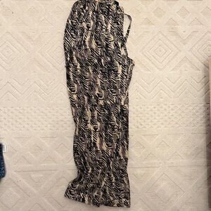 Apt. 9 Black and Cream Patterned Cropped Pants